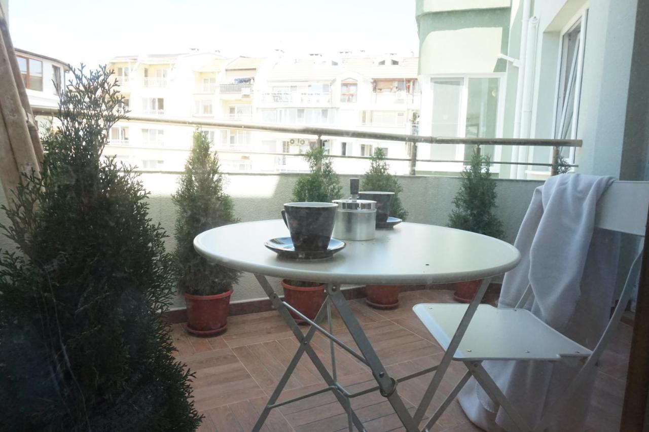 Bright, Comfortable And Cozy Apartment Burgas Luaran gambar
