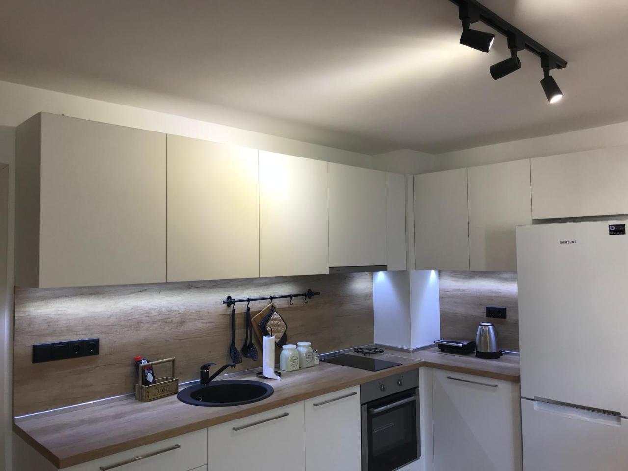 Bright, Comfortable And Cozy Apartment Burgas Luaran gambar